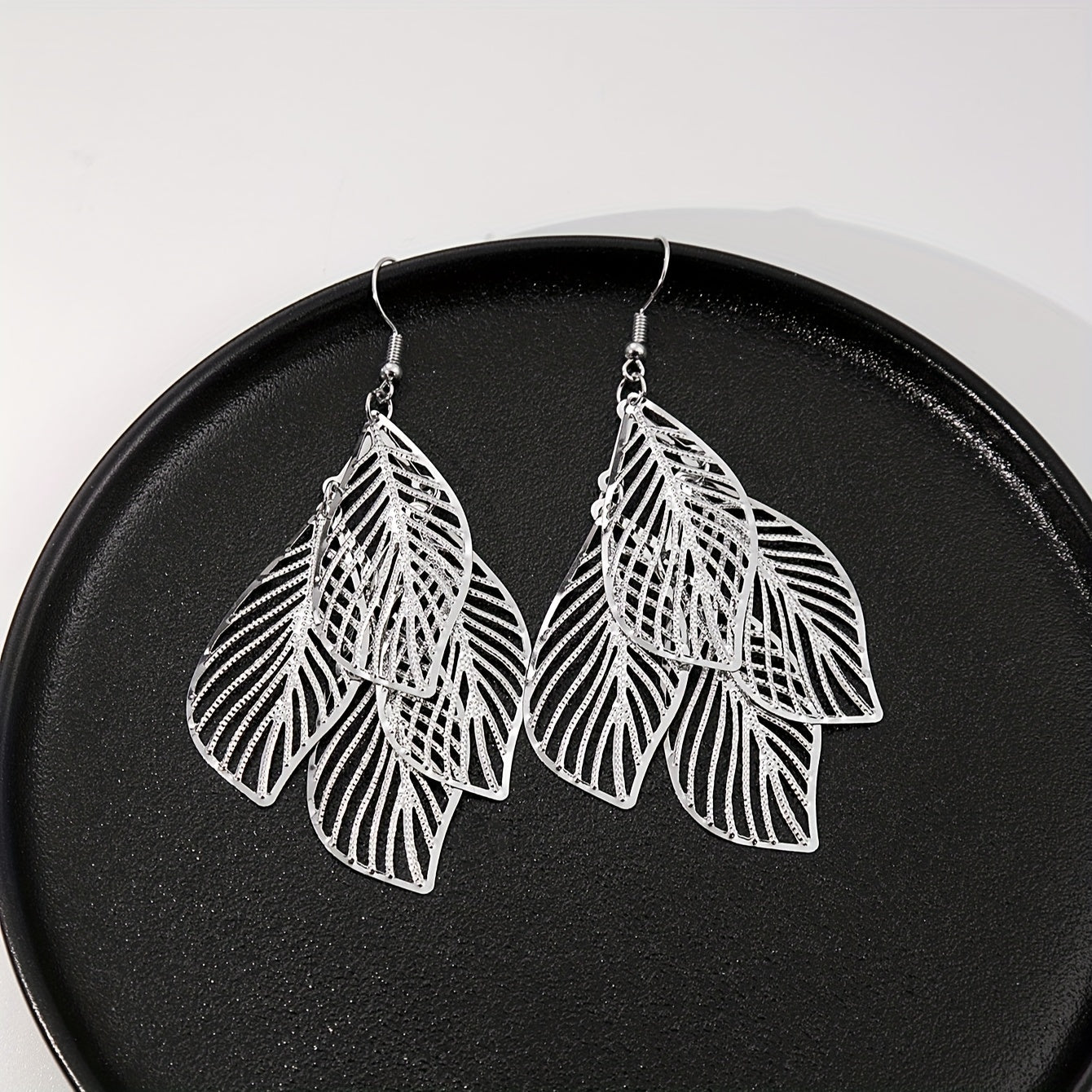 1pair Dangle Earrings Leaf Hallowed Out Design Alloy Earrings Retro Elegant Style Jewelry Trendy Gift For Women