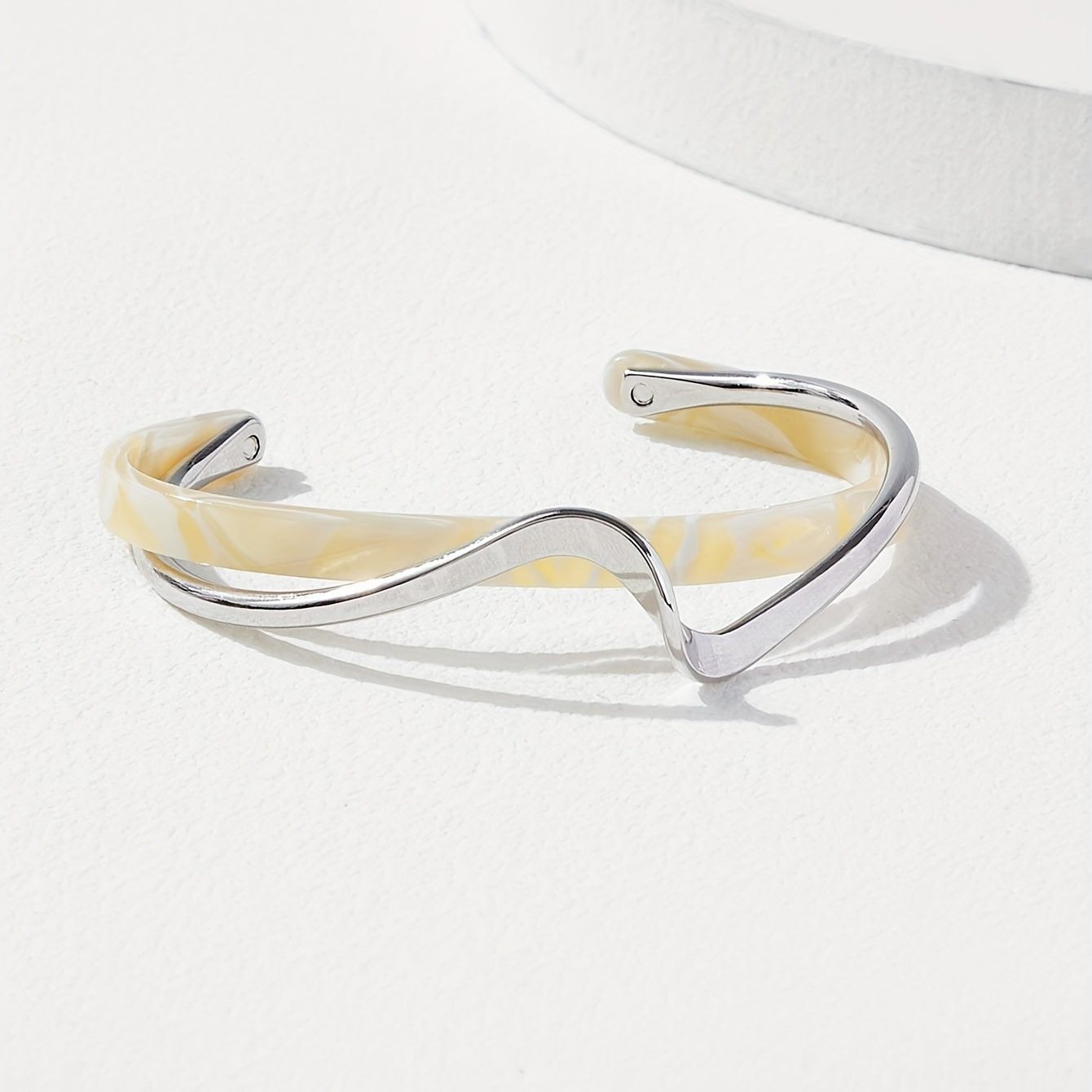 18K Gold Plated Wave Shape Cuff Bangle Inlaid Faux Pearl, Women's Minimalist Style Jewelry
