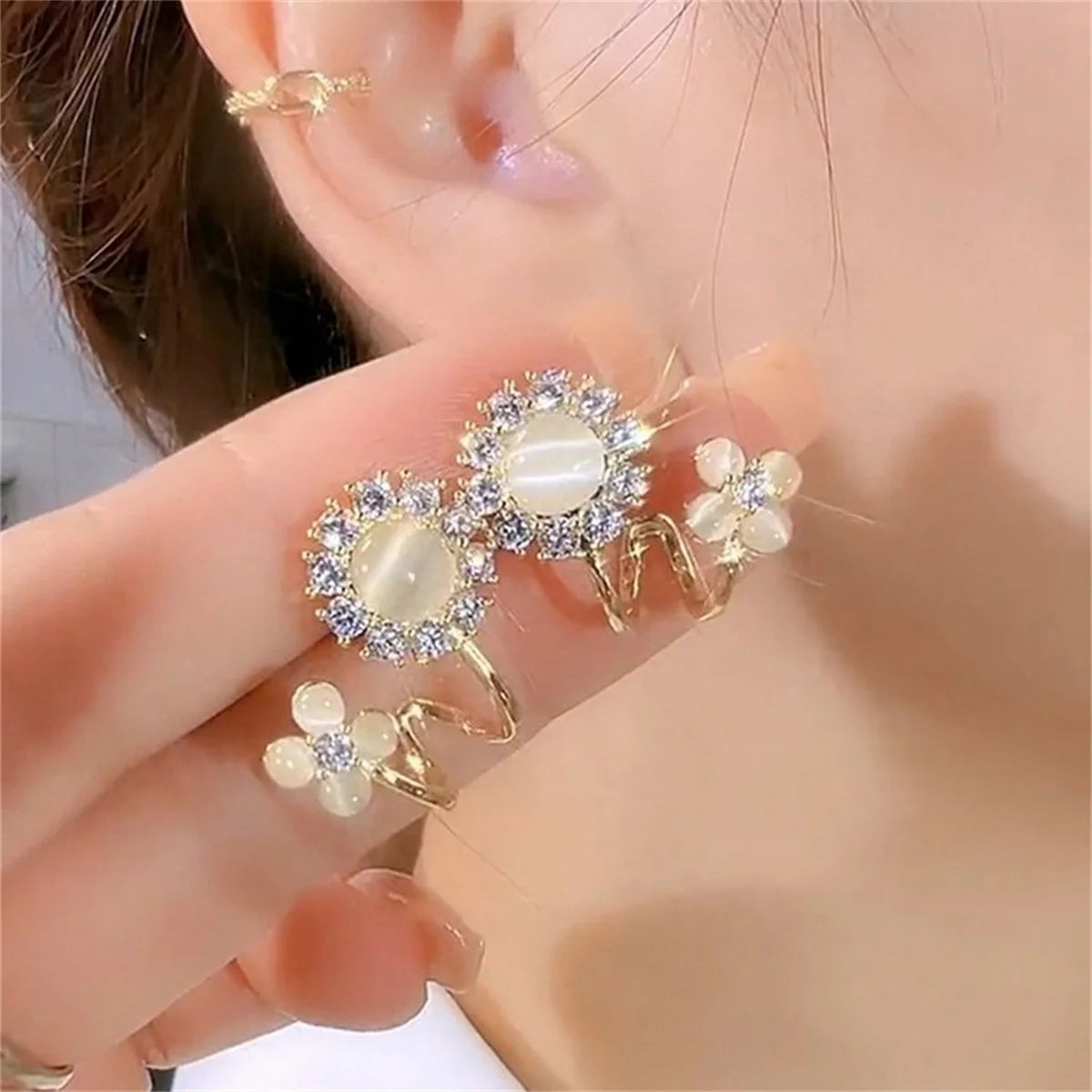 Exquisite Opal Flower Stud Earrings For Women Korean Shiny Crystal Imitation Pearl Floral Leaves Earring Wedding Party Jewelry