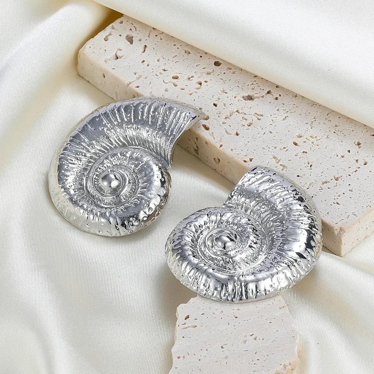 Snail Shell Shape Earrings Big Conch Stud Earrings for Women Bohemia Charm Summer Beach Choker Jewelry Holiday Accessories Gifts