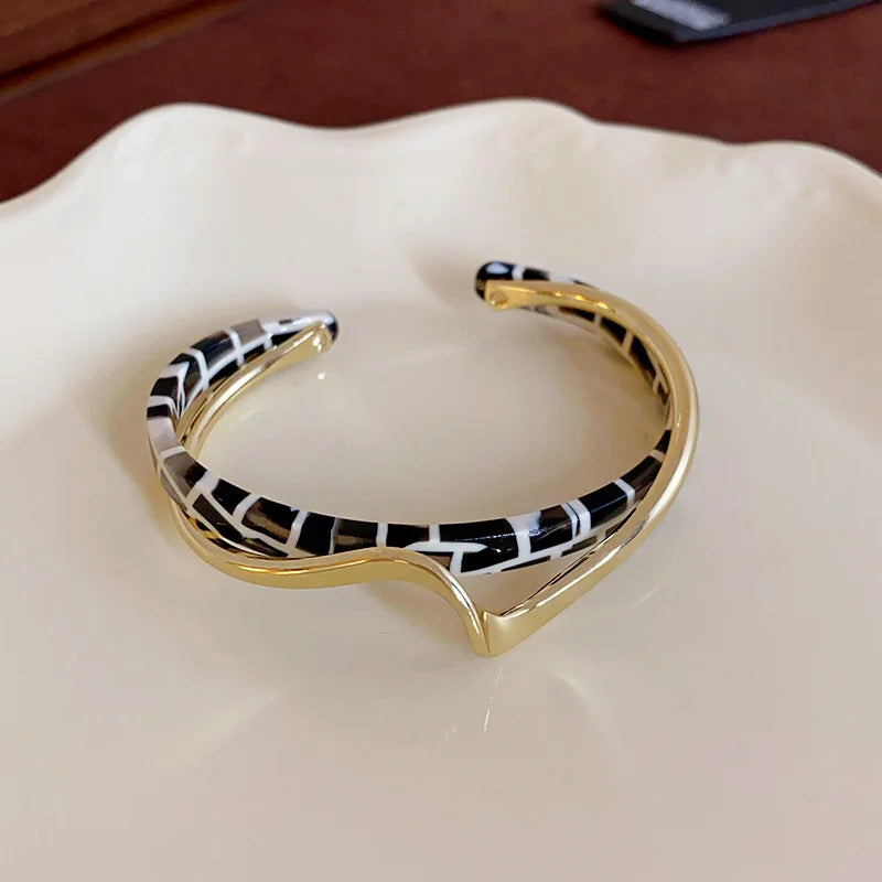 White Acrylic Bracelets Board Bend Metal Bangles Womens Hand Bracelets Geometric C- shaped Opening Bracelets Jewelry Gifts