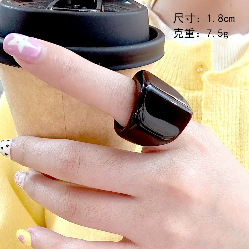 HANGZHI Irregular Wide Large Chunky Rings for Women Vintage Acrylic Resin Autumn Winter Geometric Stacking Wear Finger Jewelry