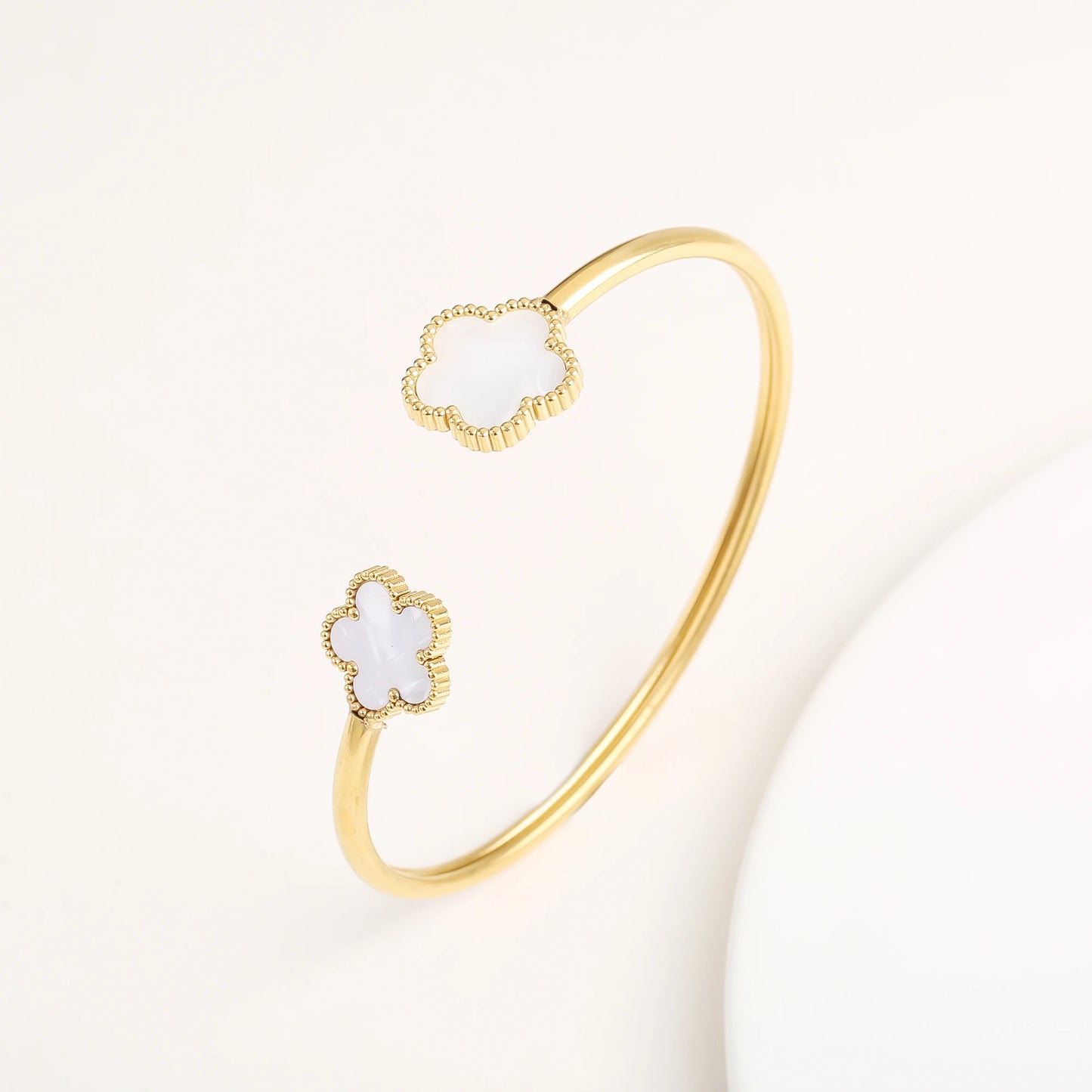 Fashionable New Design Stainless Steel Metal Gold Silver Five Leaf Flower Bracelet High Quality Women's Temperament Gift Clover