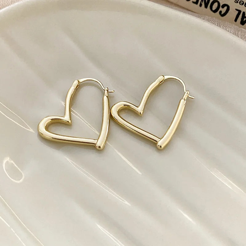 Candy Colorful Heart Hollow Hoop Earrings for Women Korean Sweet Design Sense Ear Buckle Cute Fashion Temperament Party Jewelry