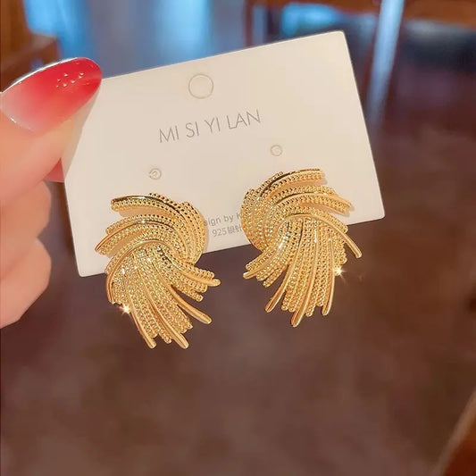 Pendientes de ala de metal dorado tejido para mujer, joyería de boda con geometría dulce, regalo romántico para San Valentín.