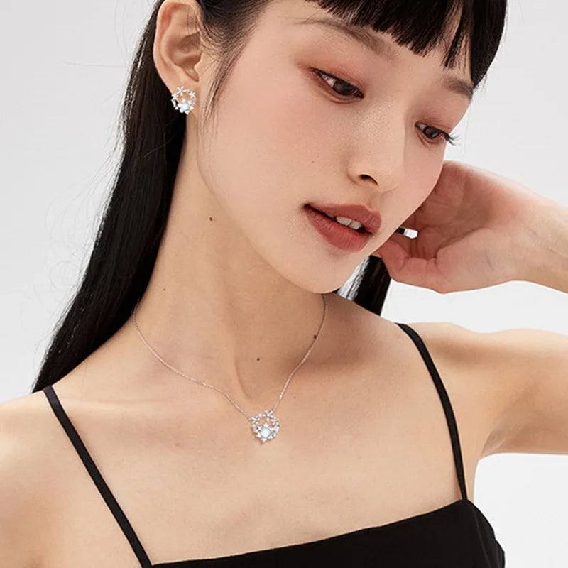 Fashion Blue Snowflake Flower Pendant Choker Necklace for Women's Zircon New Year Gift Party Festival Clavicle Chain Jewelry