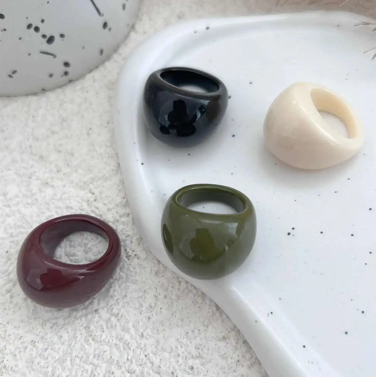 Ingemark Vintage Irregular Smooth Resin Plastic Rings for Women New Trend Boho Geometric Finger Rings Aesthetic Party Jewelry