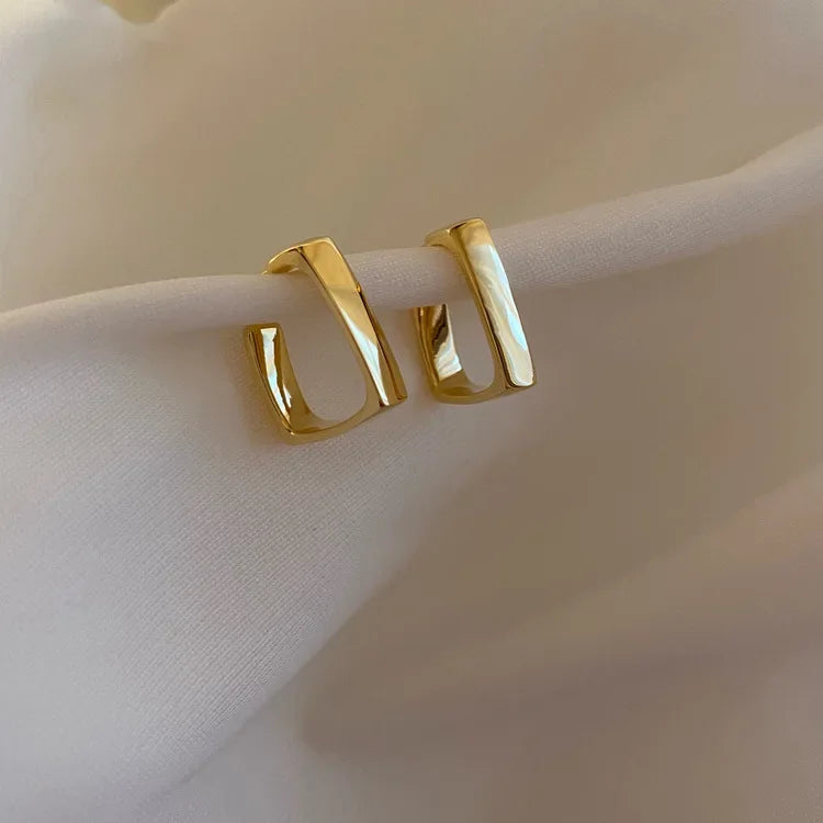 LATS New Design Trendy Retro Geometric Hoop Earrings for Women Irregular Light Luxury Simple Circle Earings Fashion Jewelry Gift