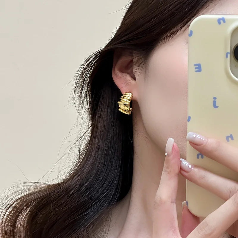 Irregular C Stud Earrings for Women Gold/Silver Color Water Ripple Pattern Glossy Geometric Metal Ear Accessories Party Gift