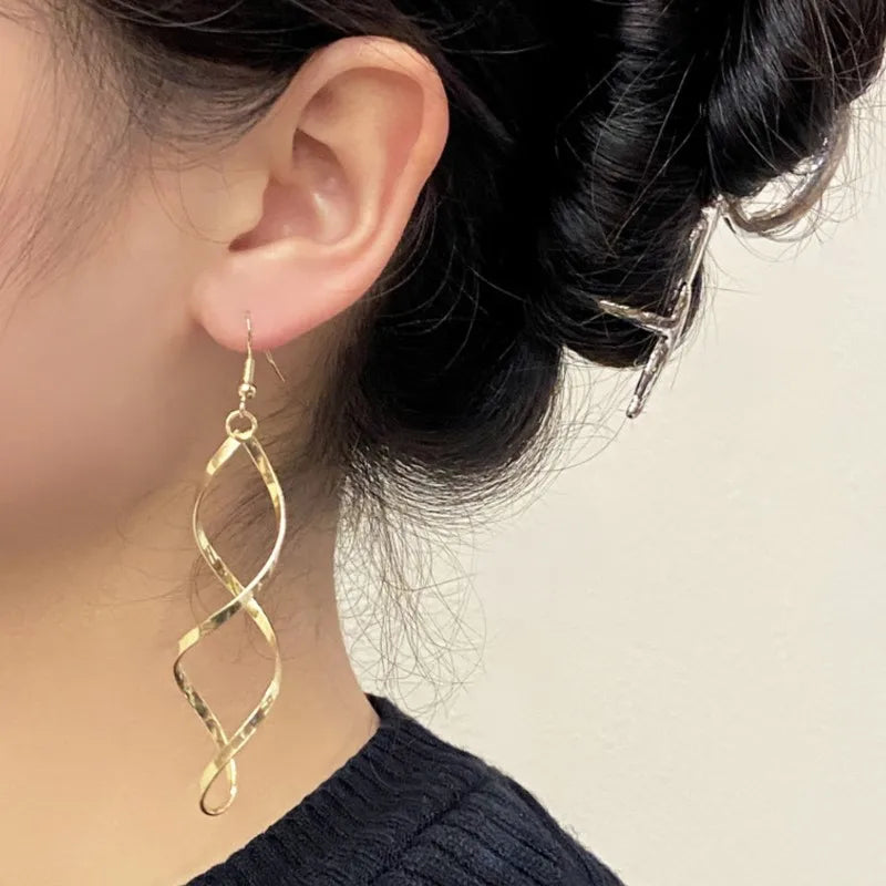 Personalized Spiral Curved Wave Tassel Drop Earrings for Women Korean Fashion Stud Earring Jewelry Accessories Pretty Gifts