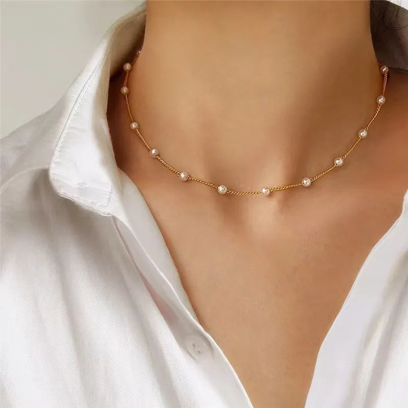 A women's beaded pearl lace gold gothic pendant collar necklace - girl's jewelry accessory