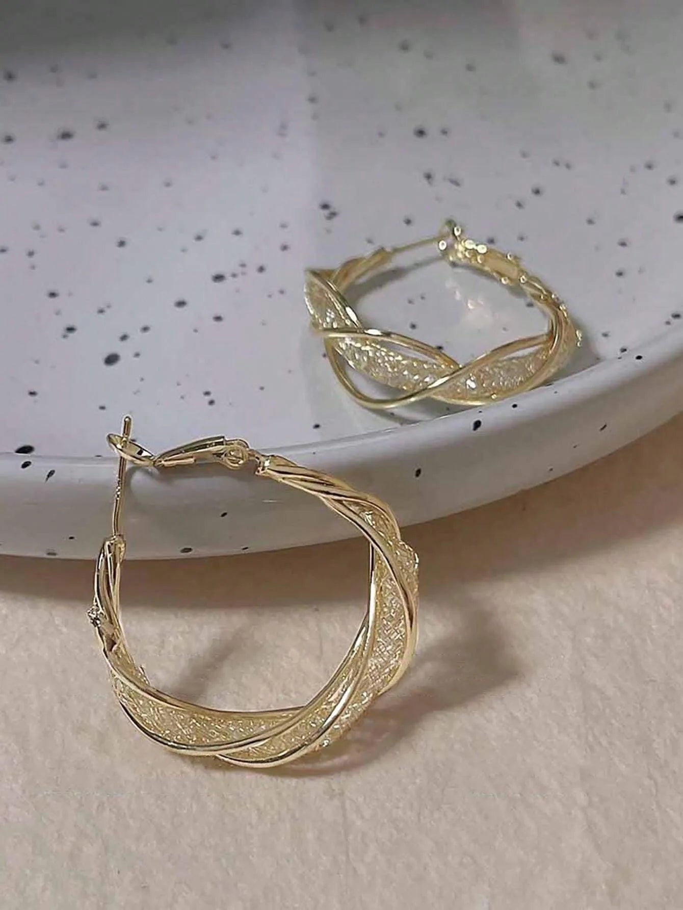 Gorgeous Intertwined Gold Color Hoop Earrings With Intricate Mesh Stylish Style Earrings For Women Party Gift Jewelry