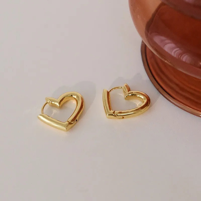 Candy Colorful Heart Hollow Hoop Earrings for Women Korean Sweet Design Sense Ear Buckle Cute Fashion Temperament Party Jewelry