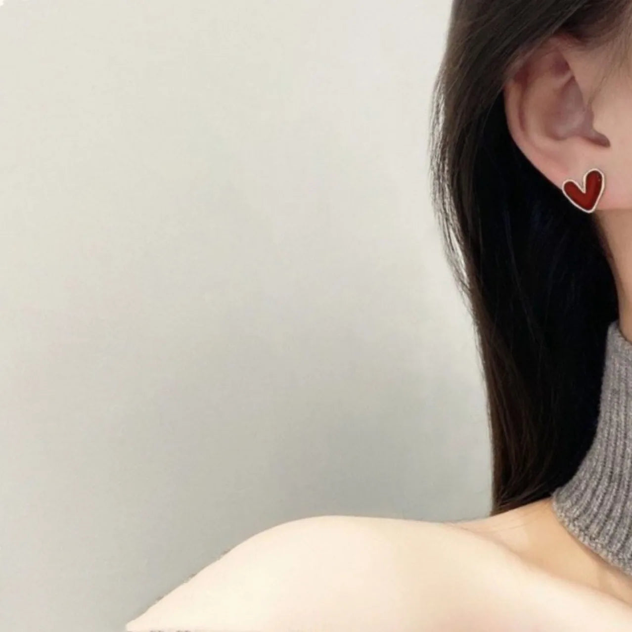 LATS Wine Red Love Stud Earrings for Women Retro Temperament Little Peach Heart Ear Jewelry Classic Modern Trends Accessories