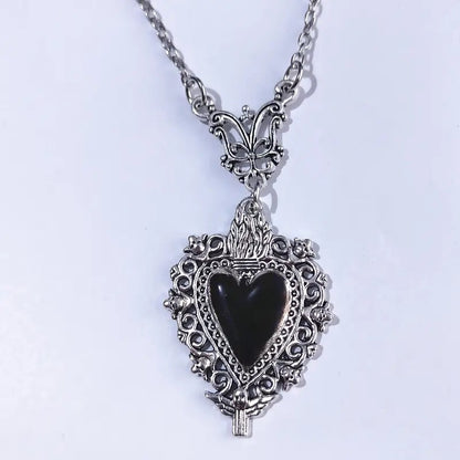 Gothic Antique Silvery Black Heart Pendant Sacred Heart Necklace for Women Party Personality Jewelry