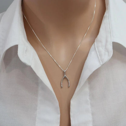 Huitan Unbreakable Wishbone Necklaces for Women Turkey's Sternum Shaped Statement Female Necklace Party Jewelry Couple Love Gift