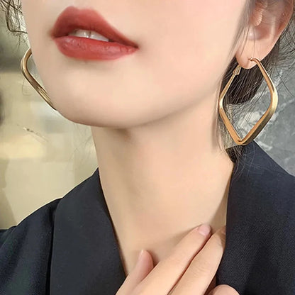 New Fashion Trend Unique Design Elegant Delicate Long Snake Bone Chain Tassel Earrings Women Jewelry Wedding Party Premium Gifts