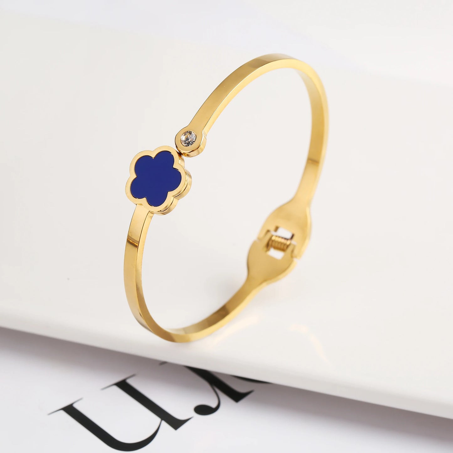 Fashionable New Design Stainless Steel Metal Gold Silver Five Leaf Flower Bracelet High Quality Women's Temperament Gift Clover