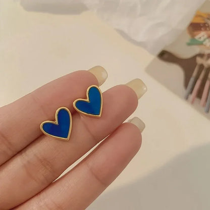 LATS Wine Red Love Stud Earrings for Women Retro Temperament Little Peach Heart Ear Jewelry Classic Modern Trends Accessories