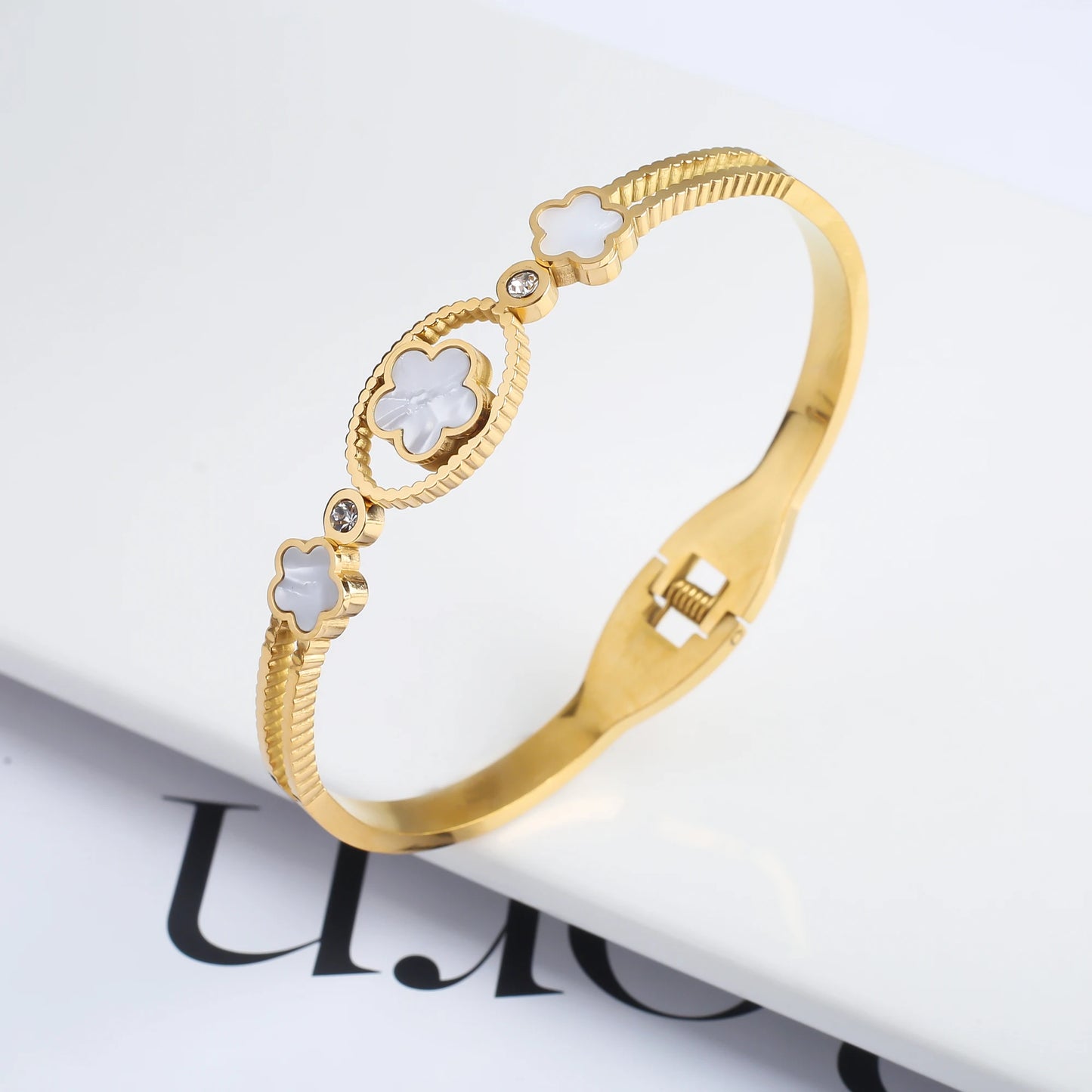 Fashionable New Design Stainless Steel Metal Gold Silver Five Leaf Flower Bracelet High Quality Women's Temperament Gift Clover