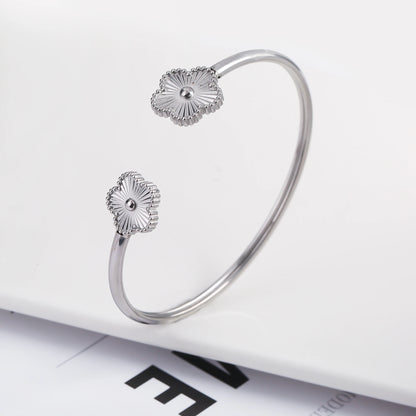 Fashionable New Design Stainless Steel Metal Gold Silver Five Leaf Flower Bracelet High Quality Women's Temperament Gift Clover