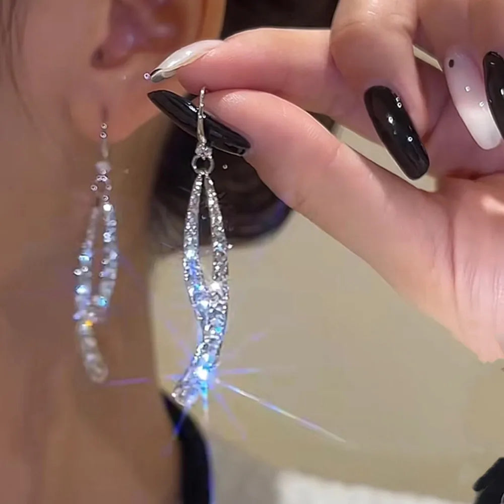 2023 New Fashion Trend Unique Design Elegant Delicate Zircon Water Drop Earrings Women Jewelry Party Premium Gift Wholesale