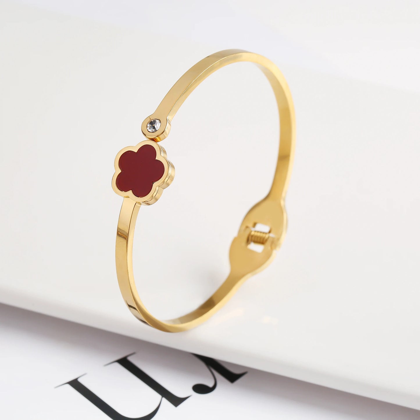 Fashionable New Design Stainless Steel Metal Gold Silver Five Leaf Flower Bracelet High Quality Women's Temperament Gift Clover