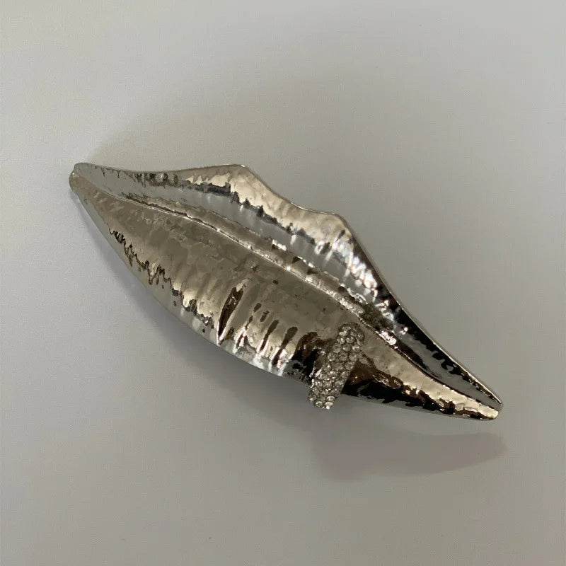 Unique Lips-Shaped Ring with Fun and Retro Style for Women Girl