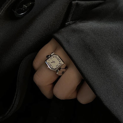 2023 New Punk Black Rings Thorns Vine Twine Red Rhinestones Hollow Unsex Couple Finger Ring Women Men Jewelry Gift