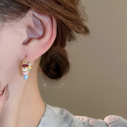 Brincos de argola vazados em formato de coração colorido para mulheres, design coreano doce, fivela de orelha, joia de festa temperamental e estilosa fofa