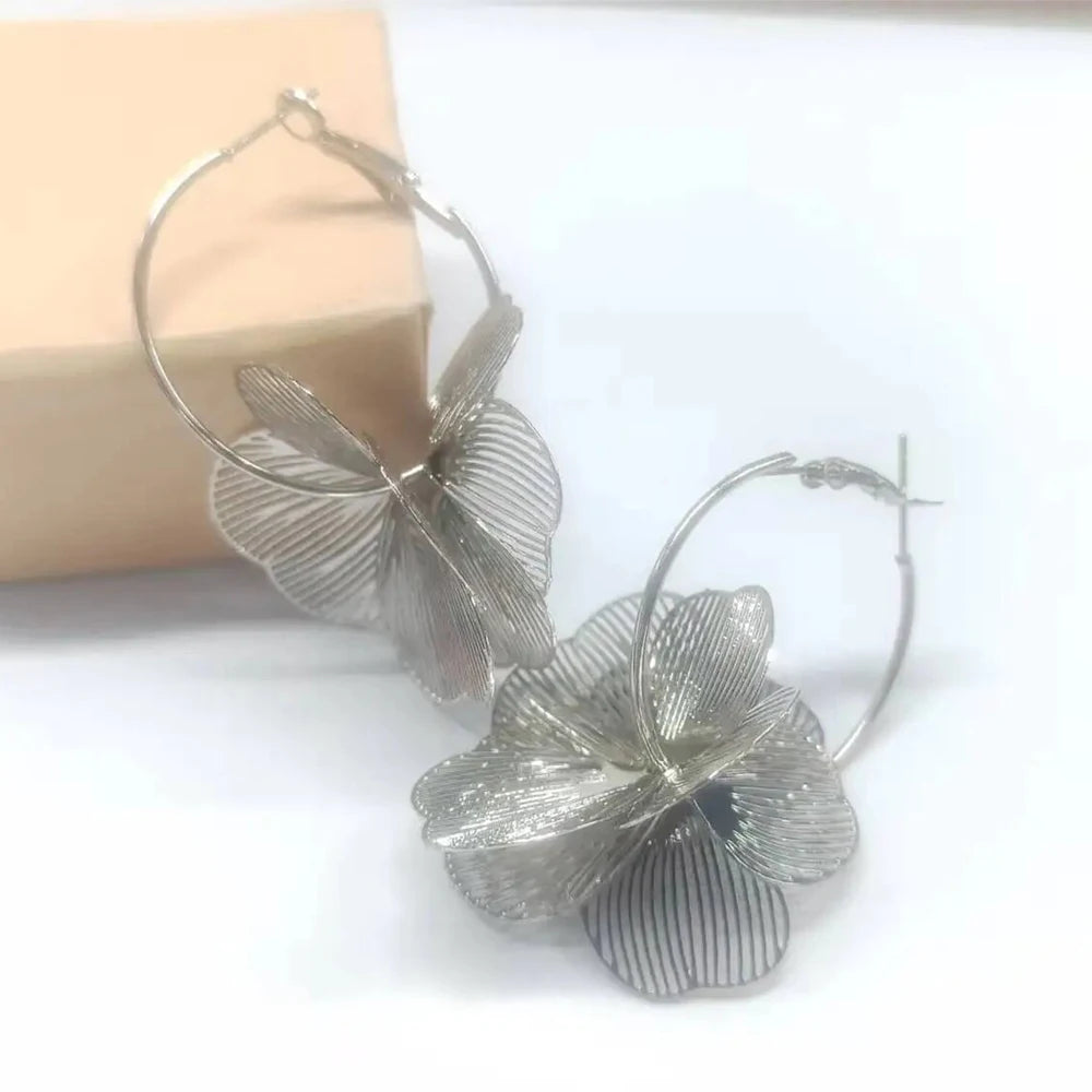 LATS Exaggerate Gold Color Big Flower Hoop Earrings for Women Personality Fashion Ear Hook Metal Charm Jewelry Accessories Gifts