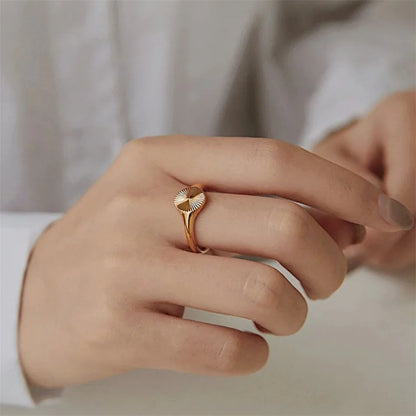 High Quality  Wave Rings For Women Minimalist Dainty Rays Texture Circle Ring Stainless Steel Signet Chunky Dome Ring