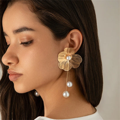 Fashion Large Flower Earring with Pearl Pendant Korean Design Stud Earrings for Women Girls Metal Jewelry Accessories Party Gift