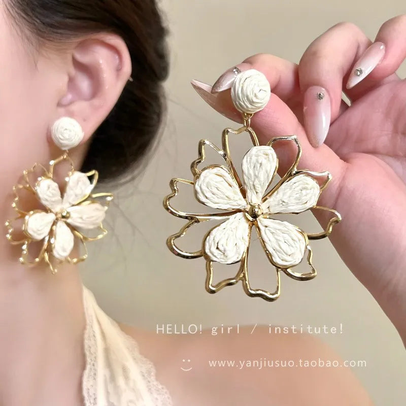 New Colorful Sun Flower Raffia Bead Earrings For Women Girl Handmade Bohemian Rattan Knit Earrings Summer Party Jewelry Gifts