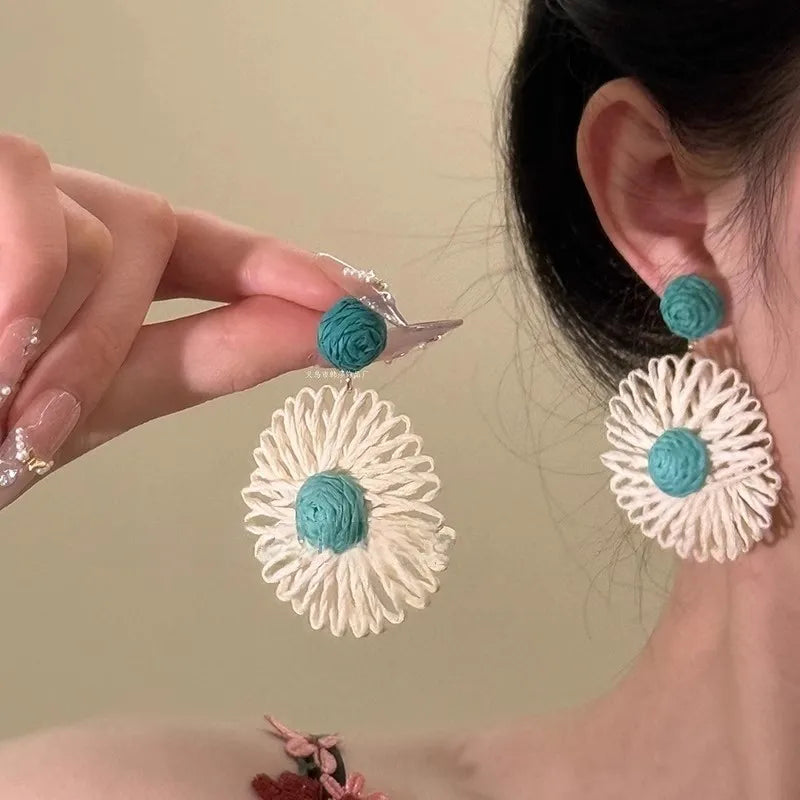 New Colorful Sun Flower Raffia Bead Earrings For Women Girl Handmade Bohemian Rattan Knit Earrings Summer Party Jewelry Gifts