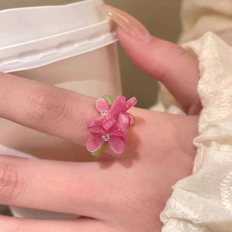 Violet Flower Acrylic Ring New Korean Style White Lily Index Finger Ring Elastic Beaded Unique Creativity Fold Women Jewelry