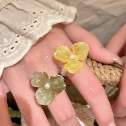 Imitation Pearl Acrylic Flower Rings Sweet Handmade Elastic Rope Romantic Jewelry Gift for Women Girl Fashion