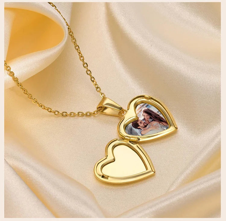 Shell Heart Locket Necklace for Women,  Mother Of Pearl Love Shape Pendant, Elegant Stainless Steel Jewelry