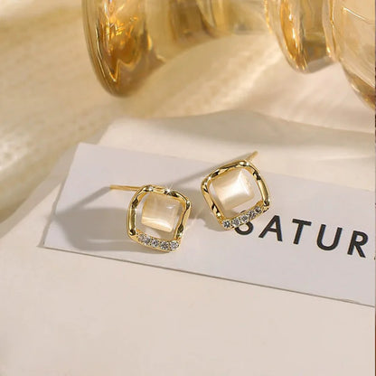 Exquisite Hollow Square Opal Crystal Stud Earrings for Women New Fashion Beautiful Crystal Ear Jewelry Wholesale
