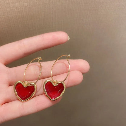 LATS Wine Red Love Stud Earrings for Women Retro Temperament Little Peach Heart Ear Jewelry Classic Modern Trends Accessories