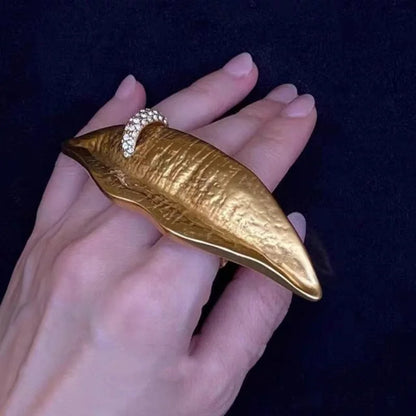 Unique Lips-Shaped Ring with Fun and Retro Style for Women Girl