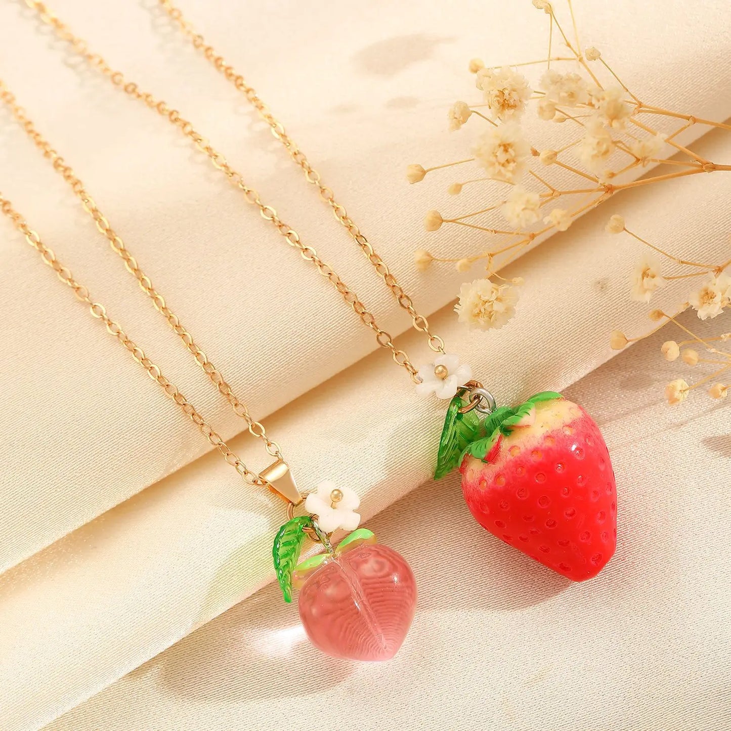 LATS Cute Sweet Strawberry Necklace for Women Fashion Versatile Peach Clavicle Chain 2025 Spring Summer New Fruit Accessories