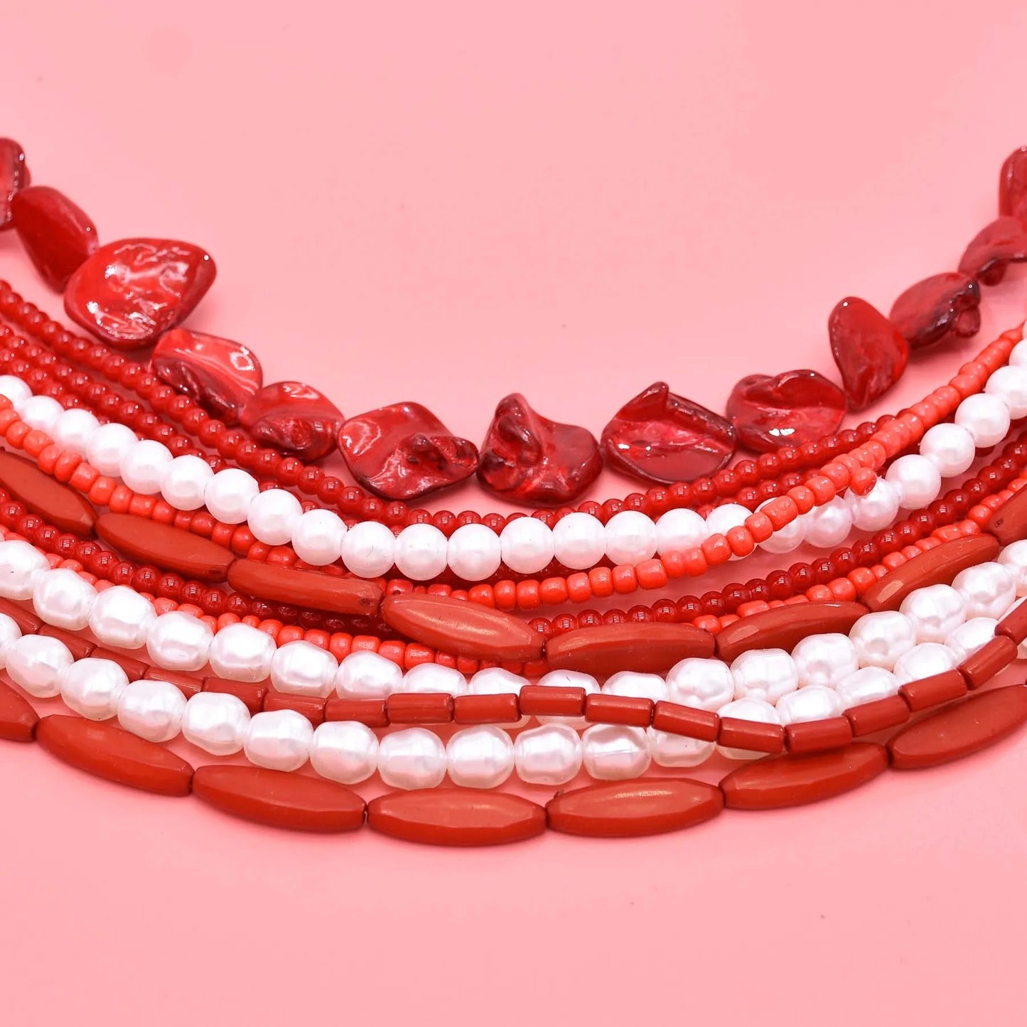 Multi level design, women's necklace, pearl layering, high-end feel, suitable for women, full of sexiness