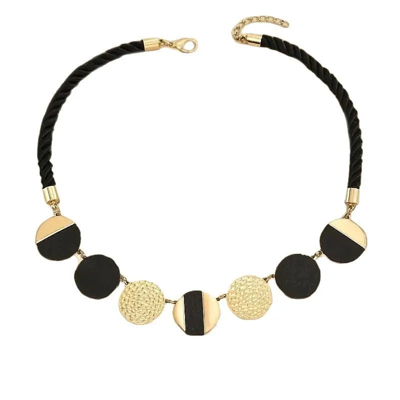 Necklace for Women Black Rope Chains Round Disc Pendant Choker Girls Gifts Fashion Jewelry Hot Sale Party Gift 2025 New Style