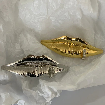 Unique Lips-Shaped Ring with Fun and Retro Style for Women Girl