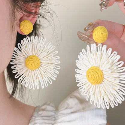 New Colorful Sun Flower Raffia Bead Earrings For Women Girl Handmade Bohemian Rattan Knit Earrings Summer Party Jewelry Gifts