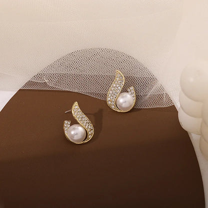 New Fashion Crystal Women's Unusual Earrings Gold Color Flame Pearl Stud Earrings Korean Style Ear Jewelry boucle d'oreilles