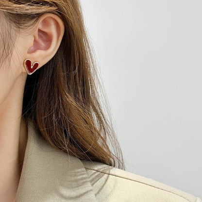 LATS Wine Red Love Stud Earrings for Women Retro Temperament Little Peach Heart Ear Jewelry Classic Modern Trends Accessories
