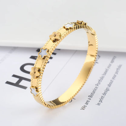 Fashionable New Design Stainless Steel Metal Gold Silver Five Leaf Flower Bracelet High Quality Women's Temperament Gift Clover