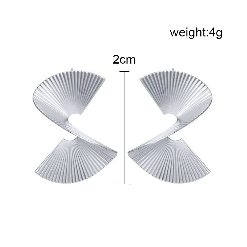 Retro Exaggerate Metal Statement Earrings for Women European Fashion Round Star Square Leaf Twist Geometry Long Earrings Jewelry